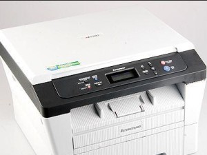 挑战海拔7400米（征服高峰、超越极限，留下壮丽篇章）