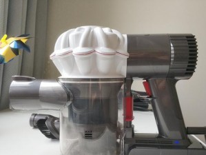 戴森DC62真的好用吗？（一款轻便实用的无线吸尘器）