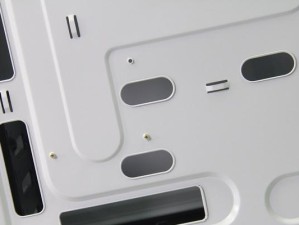 了解以撒哈拉飞行者AX8的功能与性能（探索以撒哈拉飞行者AX8的特点和优势）