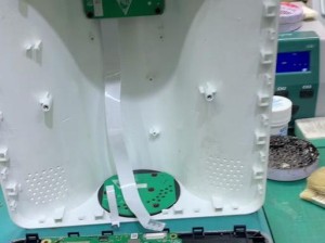 电脑停电后闪屏开不了机的解决方法（电脑故障处理，闪屏开机问题解析与解决）